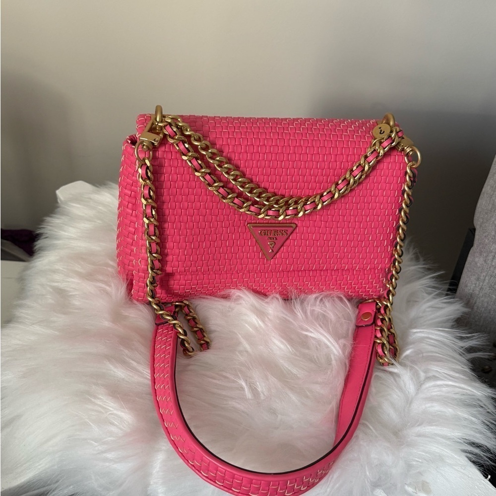 NEW GUESS - ETEL CONVERTIBLE CROSSBODY FLAP IN WATERMELON COLOR